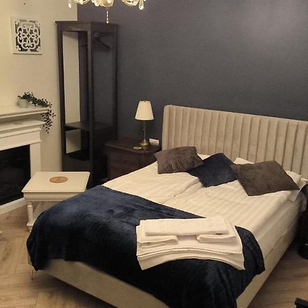 Luxury Airport Retreat Daire Kaloşvar Dış mekan fotoğraf